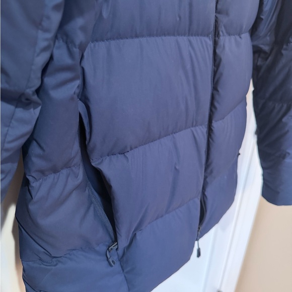 Patagonia Men’s Silent Down Jacket - Picture 5 of 10
